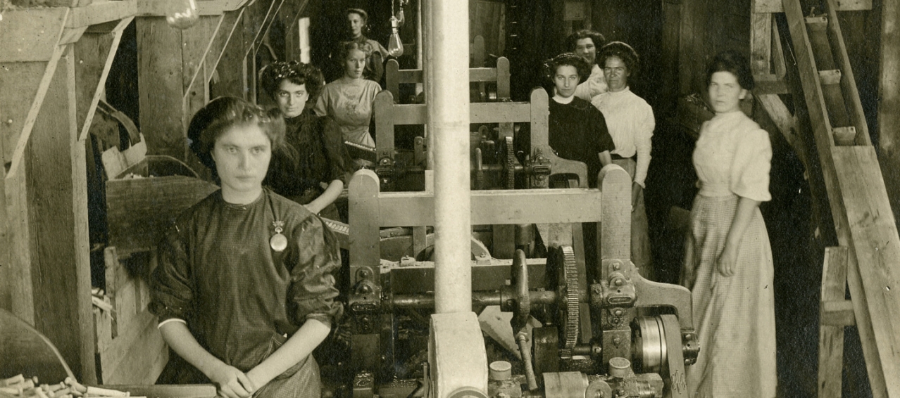 Women in Clothing Industry clothes pin room